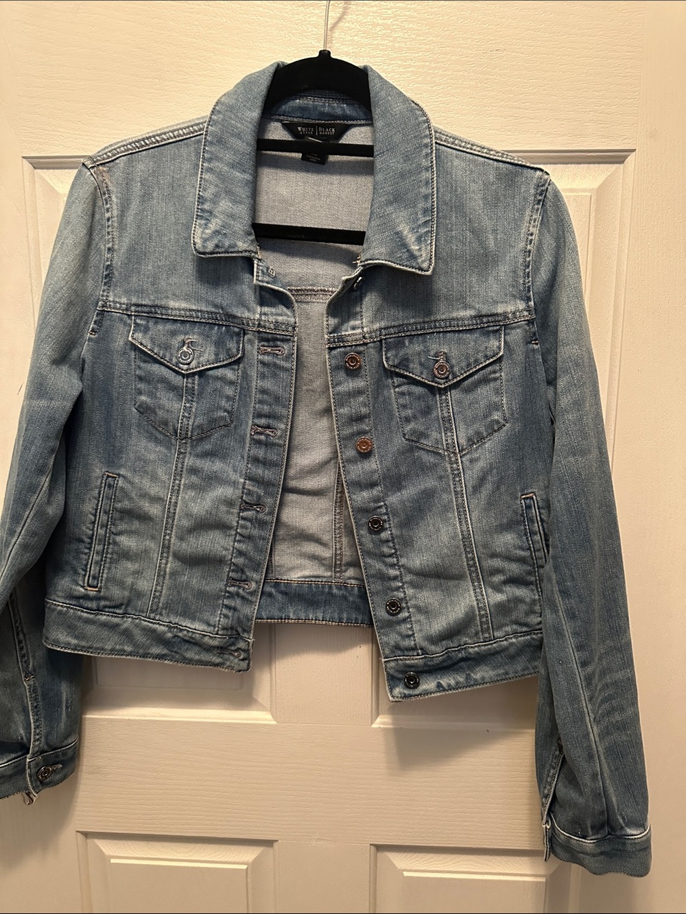White House Black Market Light Blue Cropped Denim Jacket Size 10